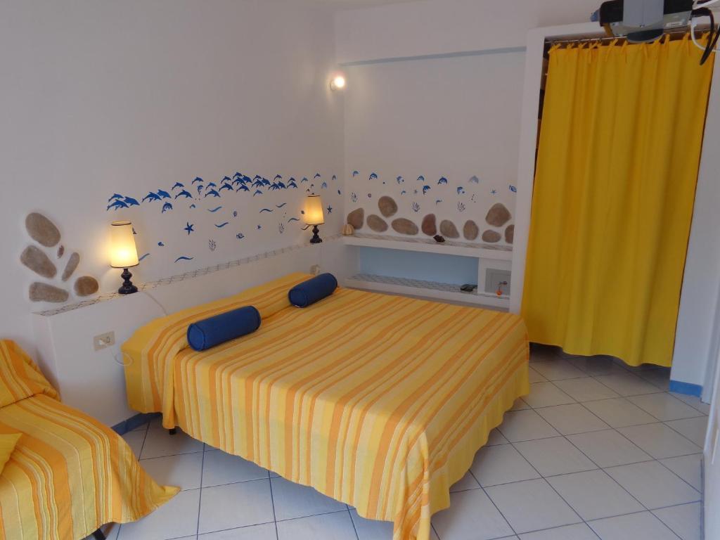 Flavia - Adults Only Ponza